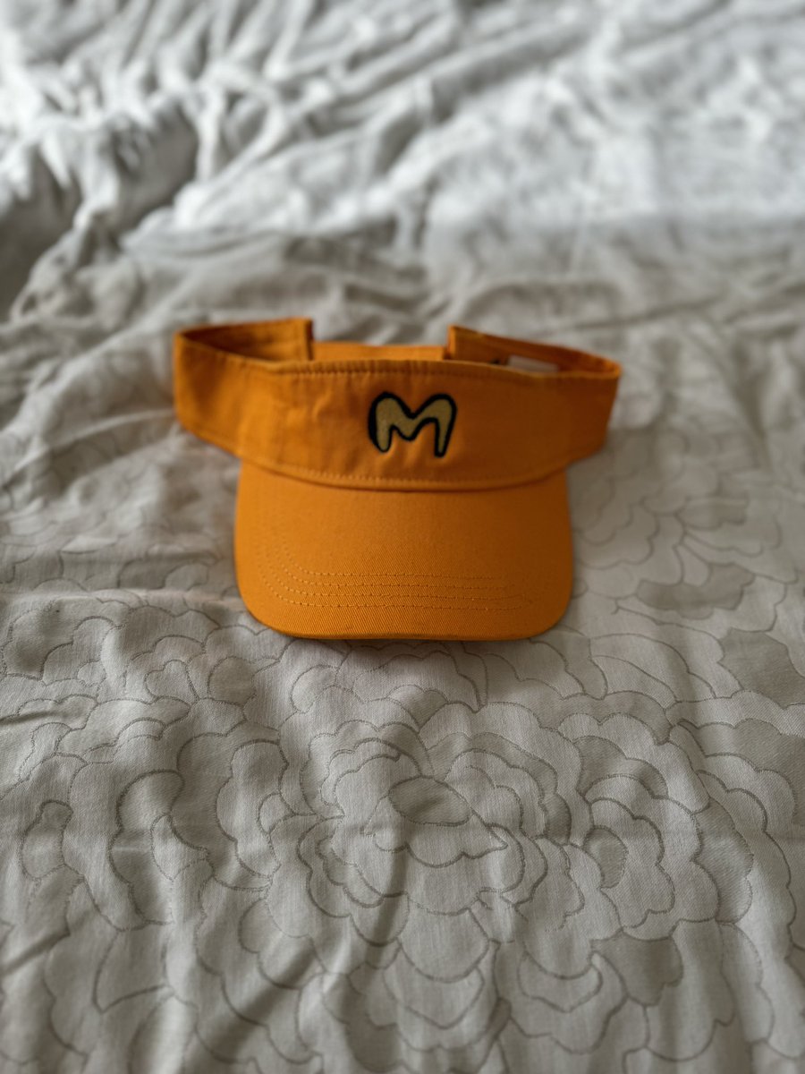 Grabbed a gold @goblintown visor from NFT NYC. There are only ~100 of these. Giveaway to someone that: 1) follows @goblintown and @McGoblinBurger 2) retweets + likes this tweet 3) tag someone you think would like to get it (tag celebs and you get disqualified) Will pick…