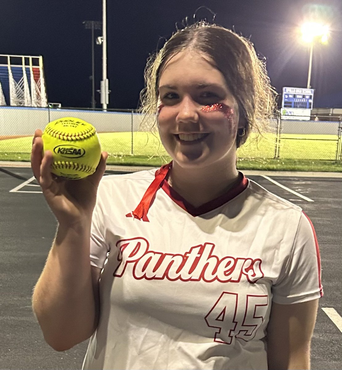 Got me another homerun during tonight’s game against Apollo High School!! Keep getting better!! 🐾❤️🐾🤍 @CoachBiggs24 @topgunfastpitch @topgun2027vel @MikeVelotta5 @BTurner_75 @RacersSoftball @CoachZack_MSUSB @CoachGill_MSU @WKUSoftball @AmyLTudor @BallStateSB @asburysoftball1