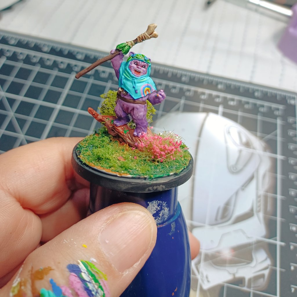Ewok painted in one hour. Always a great time with the Heroes Brush Hour!! ✨💜 Check out the VOD on their Twitch! 🤘🏽

#atomicmassgames #1hourhero #starwarsshatterpoint #twitch #timewithfriends #miniaturepainting #nopaintnogain