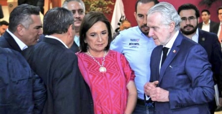 JA Gutiérrez Falcón (@gutierrezfalcon) on Twitter photo Pareciera que <a href="/SantiagoCreelM/">🇲🇽Santiago Creel</a> dijera:
“<a href="/XochitlGalvez/">Xóchitl Gálvez Ruiz</a> eres tan bruta, que ya estás poniendo en riesgo las plurinominales”.
#alvloret Pareciera que <a href="/SantiagoCreelM/">🇲🇽Santiago Creel</a> dijera:
“<a href="/XochitlGalvez/">Xóchitl Gálvez Ruiz</a> eres tan bruta, que ya estás poniendo en riesgo las plurinominales”.
#alvloret
