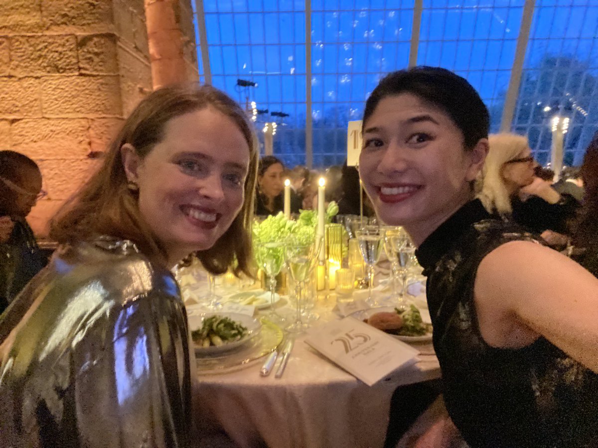 Congratulations @AmericanAcademy 25th anniversary and honoree @JulieMehretu 🎉🎉🎉 Thank you for having me at the wonderful event #EJK @MarianGoodman at the @metmuseum
