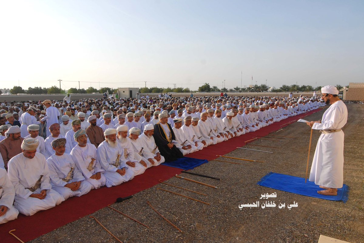 احتفلت #ولاية_المضيبي اليوم بأول أيام عيد الفطر المبارك وقد أدى المصلين من المواطنين والمقيمين صلاة العيد بحضور سعادة الشيخ سعود بن محمد الهنائي والي المضيبي وقد أم المصلين فضيلة الشيخ سعيد بن صالح الحبسي. #عيد_الفطر_المبارك