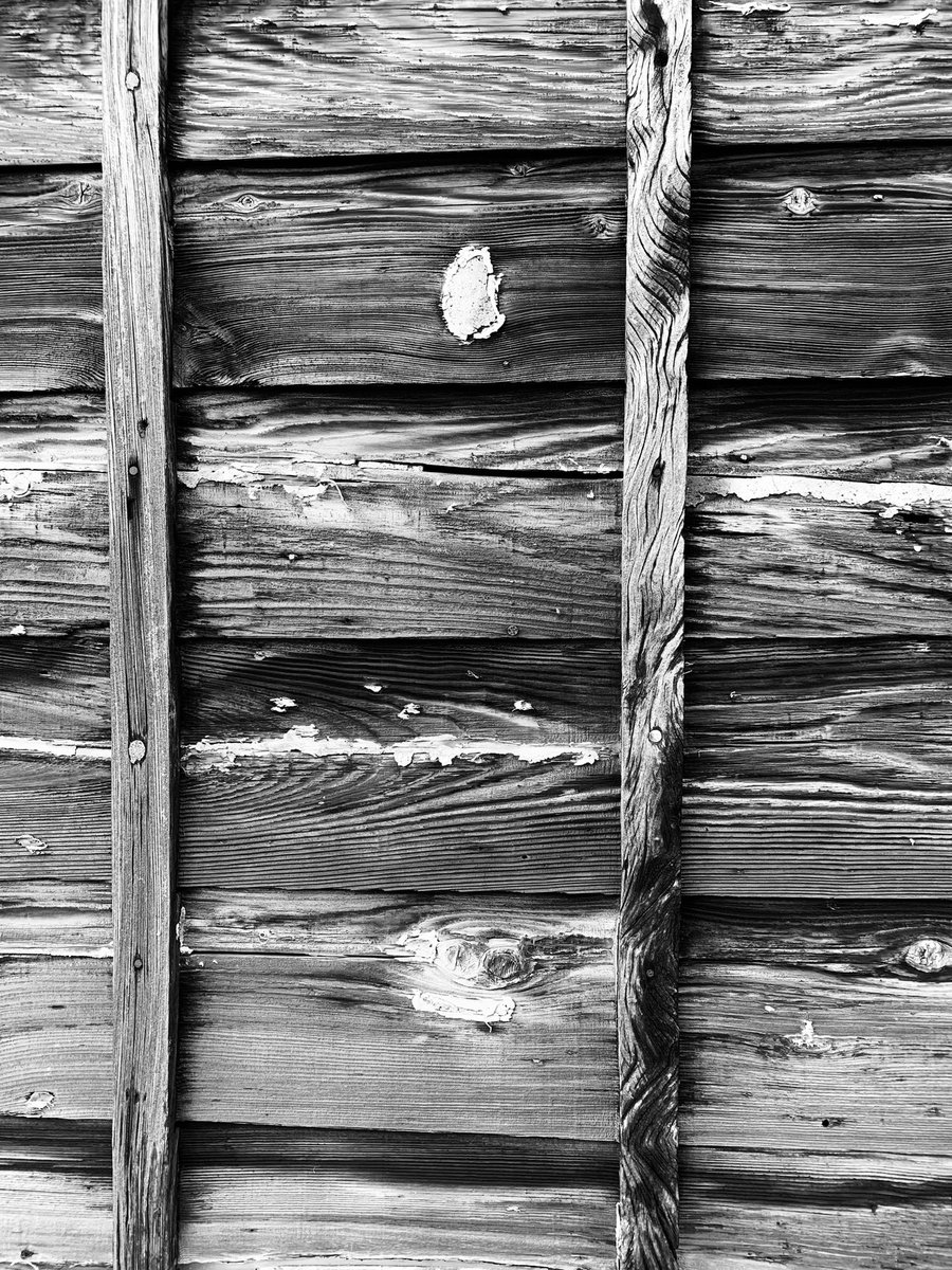 Classic style Japanese house wall.

#classicstylejapanesehouse
#traditionalstylejapanesehouse
#oldhouse
#wall
#古民家
#壁
#monochromephotograph
#blackandgrayphoto