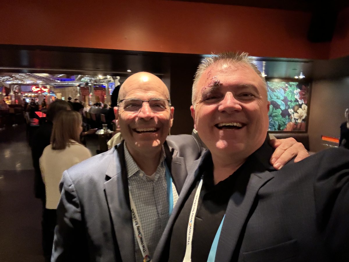 You know good things are happening when two 'Crawfords' are together. Always great to spend time with @Craw. #CIO #cloud #GoogleCloudNext @IDC @googlecloud