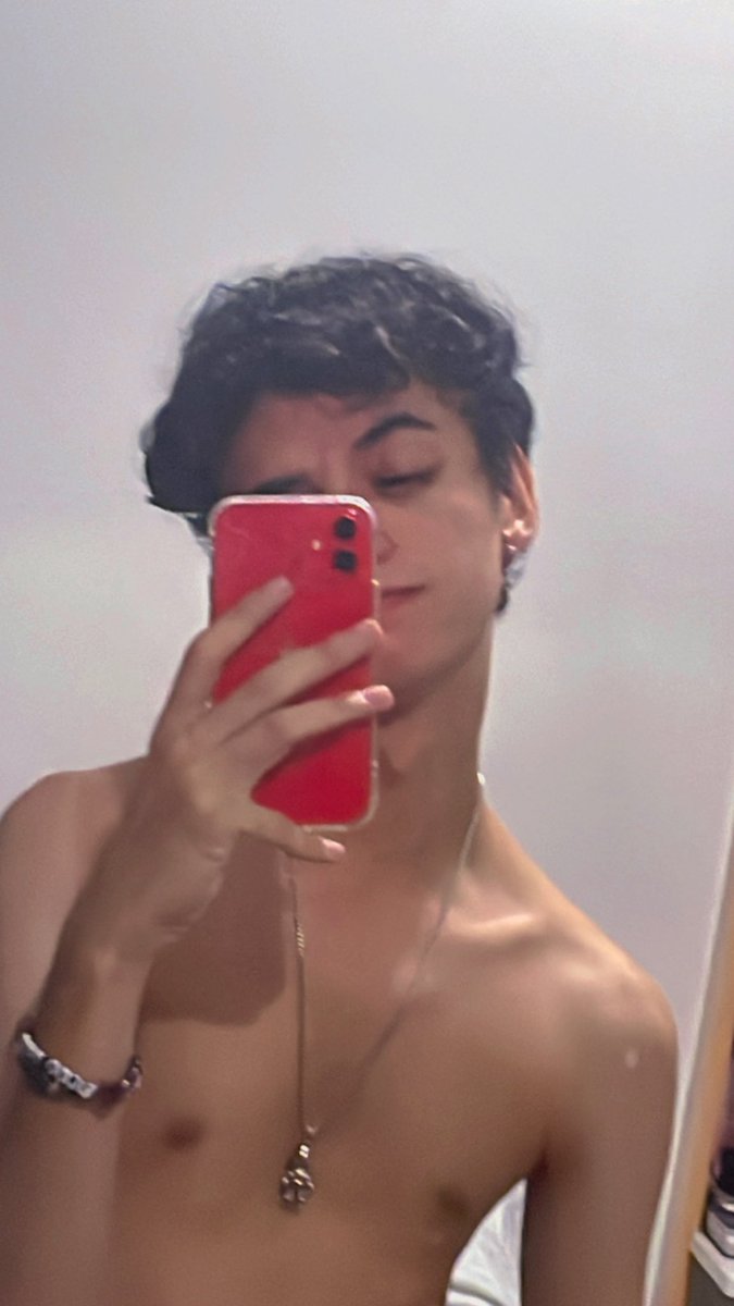 Twink Performático 🌈⃤. tweet media