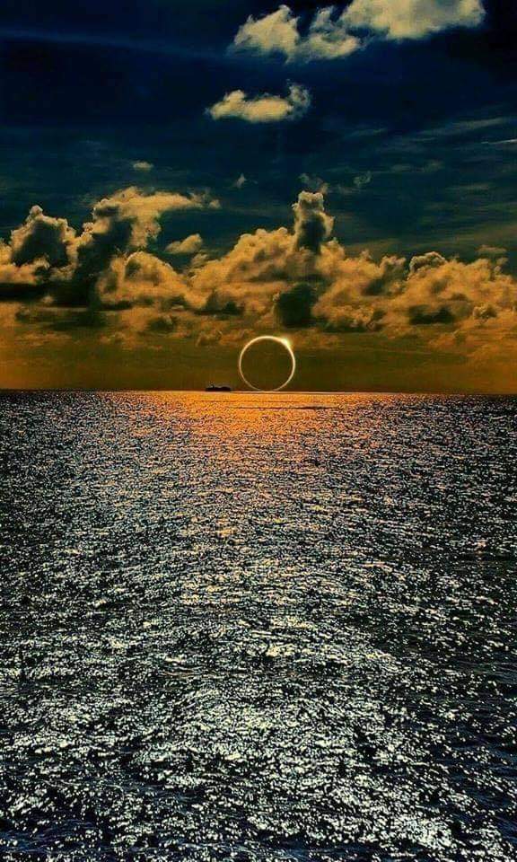 Gd mrng X World, Happy Wednesday to all of my frnds Solar Eclipse Over the South Pacific Ocean.