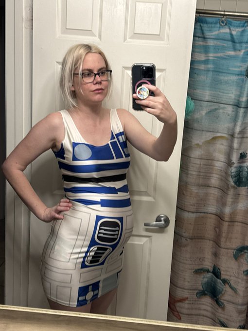 Pregnant R2D2 😂 https://t.co/dBVCzSsT6n