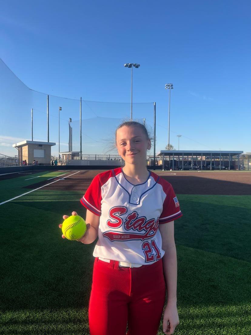 Congrats to our home run hitter for tonight <a href="/maryn_dean/">Maryn Dean</a> we are so proud of you!!
