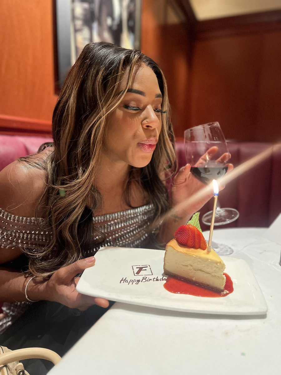 Thank you for all of the bday wishes! I can’t believe I am 35! But I am so grateful & 35 was an amazing day! My husband still has more gifts to give me so my bday ain’t over yet! 👀he is giving me 35 gifts today. He is at 29… 🤔🤔 #ESTofWWE