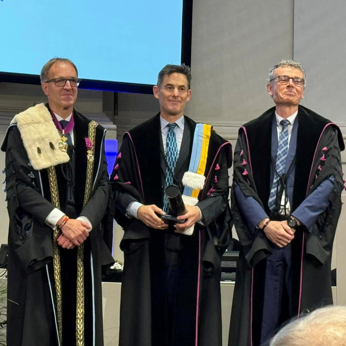 Professor Paul Hodges from #UQSHRS has been awarded an honorary doctorate from Ghent University in Belgium- making it his fourth. Find out more: brnw.ch/21wIFAm #UQ #Health @paulwhodges @ugent