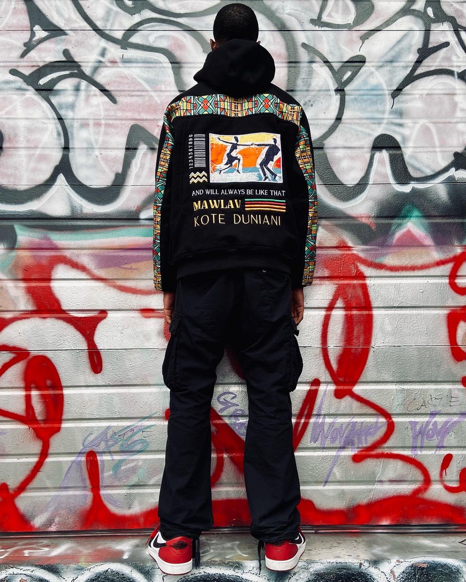 MAWLAV_co's tweet photo. Who’s copping this dope ass hoodie? https://t.co/S2frnFRPXc
