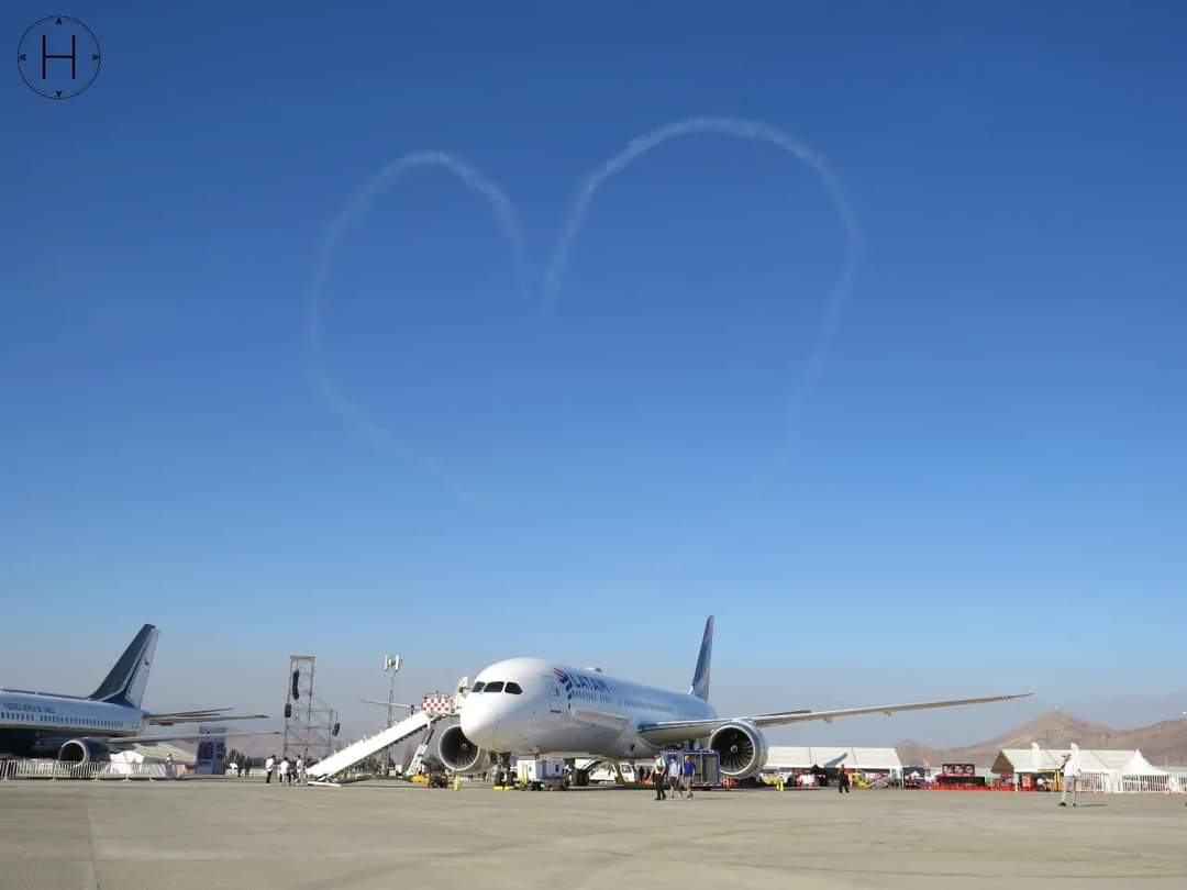 HawksAviation's tweet image. Algunas imágenes que nos deja @FIDAE_OFICIAL el día de hoy😎🇨🇱✌🏻 Todo un espectáculo!!

#FIDAE #FACH #scel #embraer #lockheedmartin #mdhelicopters #f22 #F16 #Latam #Boeing #Airbus #fumaça #fumacaja #kc390 #E2 #sentry #A350 #escuadrillahalcones #Delta #Like #follow #followme