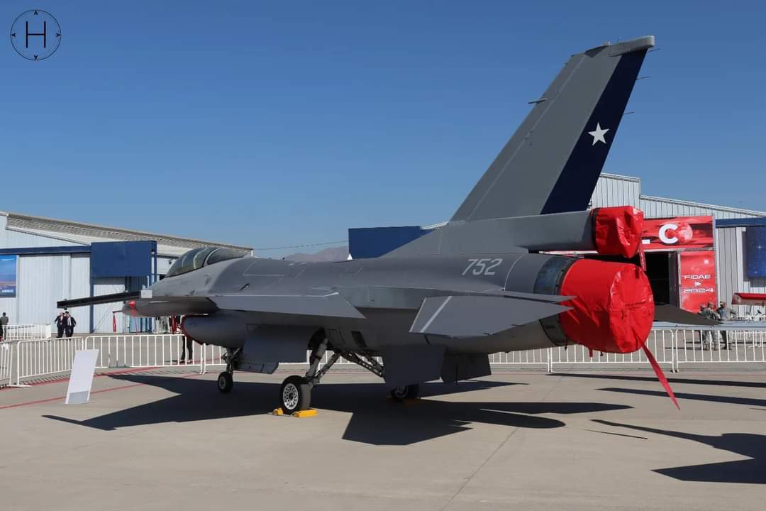 HawksAviation's tweet image. Algunas imágenes que nos deja @FIDAE_OFICIAL el día de hoy😎🇨🇱✌🏻 Todo un espectáculo!!

#FIDAE #FACH #scel #embraer #lockheedmartin #mdhelicopters #f22 #F16 #Latam #Boeing #Airbus #fumaça #fumacaja #kc390 #E2 #sentry #A350 #escuadrillahalcones #Delta #Like #follow #followme