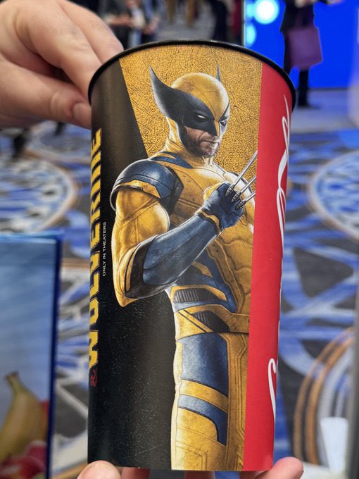 Check out the full Wolverine costume on cups at CinemaCon in Las Vegas! We NEED one! 💙💛 #hughjackman #wolverine #deadpoolandwolverine #cinemacon #repost 📷: @TheMoviePodcast