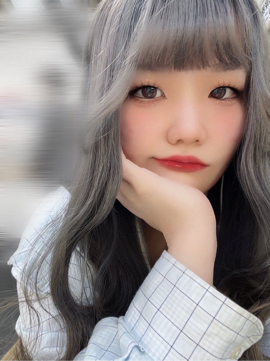 acham___s2's tweet photo. 1週間の真ん中！
一緒にお仕事頑張ろうね
.
.
.
.
.
.
.
#コンカフェ  #歌舞伎町
#コンカフェ営業 #地下アイドル #アイドル #推しのいる生活 https://t.co/xUml82ENjP