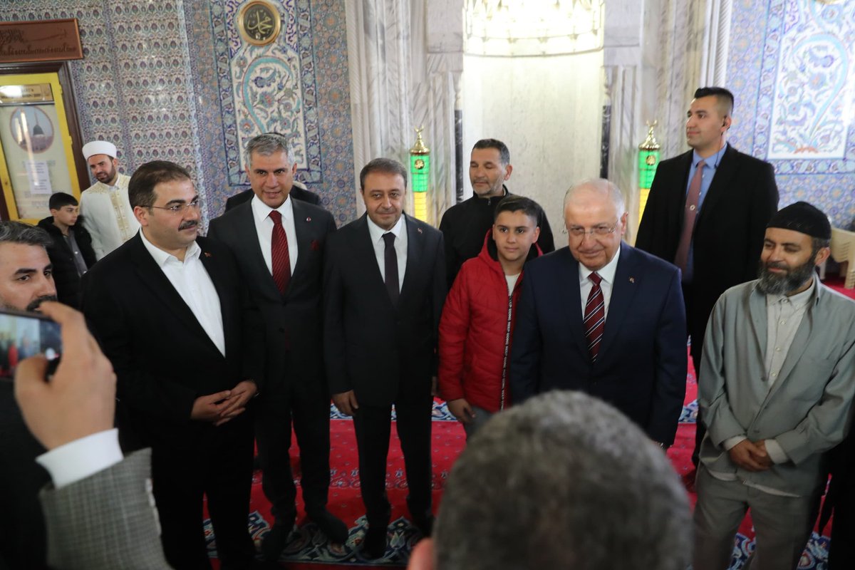 Dergah Camiinde bayram namazı sonrası vatandaşlarımızla bayramlaştık.

Hayırlı Bayramlar.