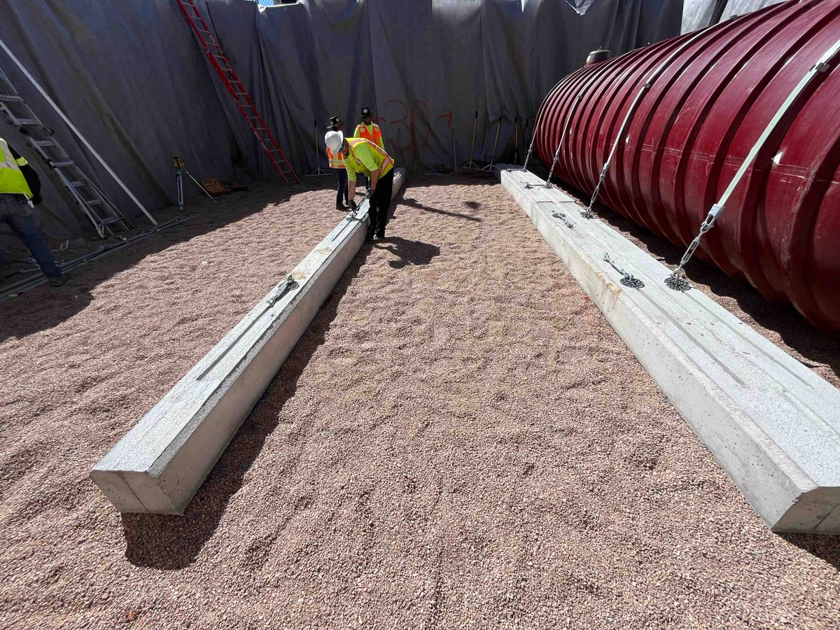 D_H_United's tweet image. It must be Tuesday. Big tankset on this remodel project. Replacing old tanks and piping at this existing site. Great work team! #dhunited #installation #remodel #tanksettuesday #xerxes