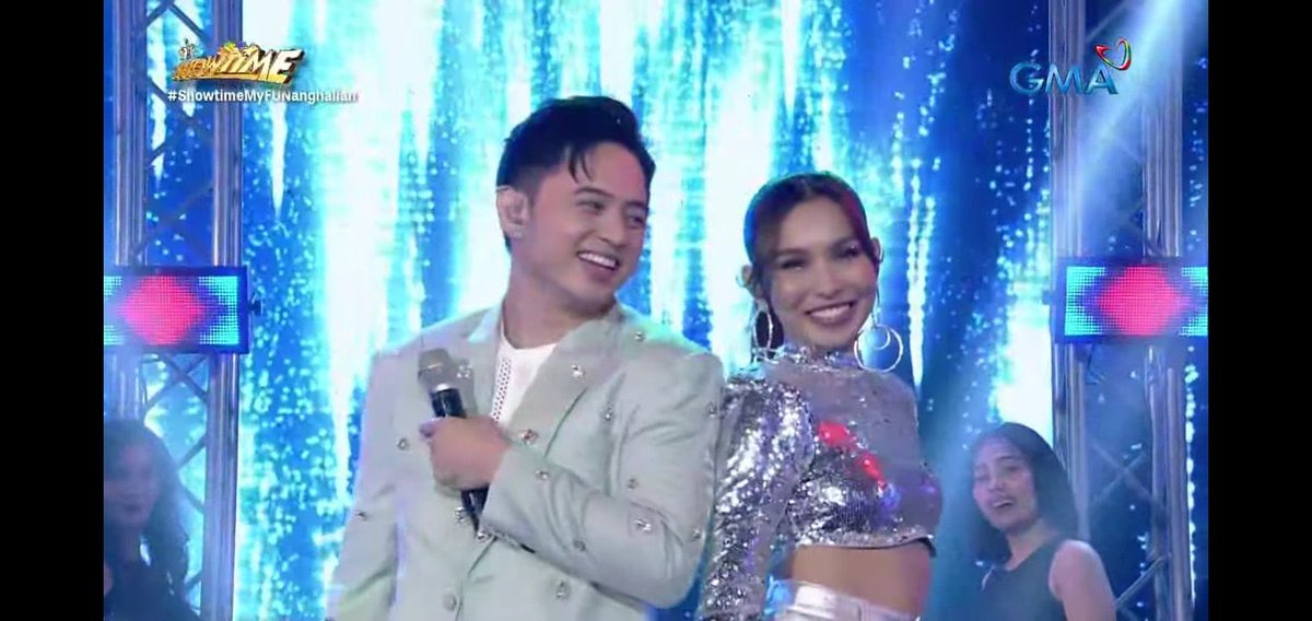 It's Showtime: @imjeremyg and @kyline_a3 sings 'Save Your Tears' by The Weeknd and Ariana Grande at the opening of the show. #ShowtimeMyFUNanghalian