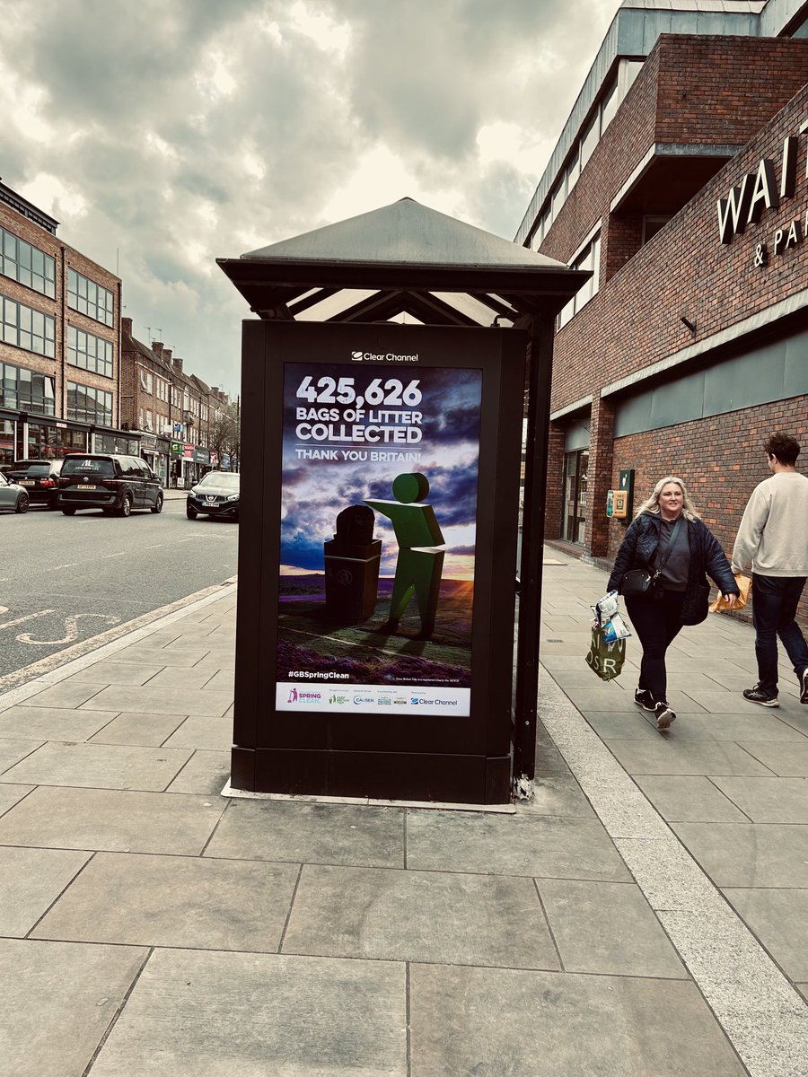 Thrilled to pass a local bus stop and see #GBSpringClean great result Thank you #litter-heroes Thank you ⁦@ClearChannelUK⁩ ⁦<a href="/KeepBritainTidy/">Keep Britain Tidy</a>⁩