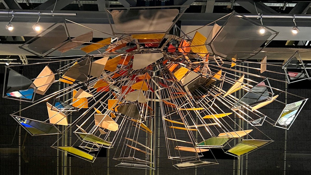 A kinetic sculpture created by artist & @sunderlanduni lecturer @Colin_Rennie & artist @studioalexcarr has been unveiled @sciencemuseum's new Energy Revolution Gallery in London sunderland.ac.uk/more/news/stor… @arabplouv @PetrieKevin