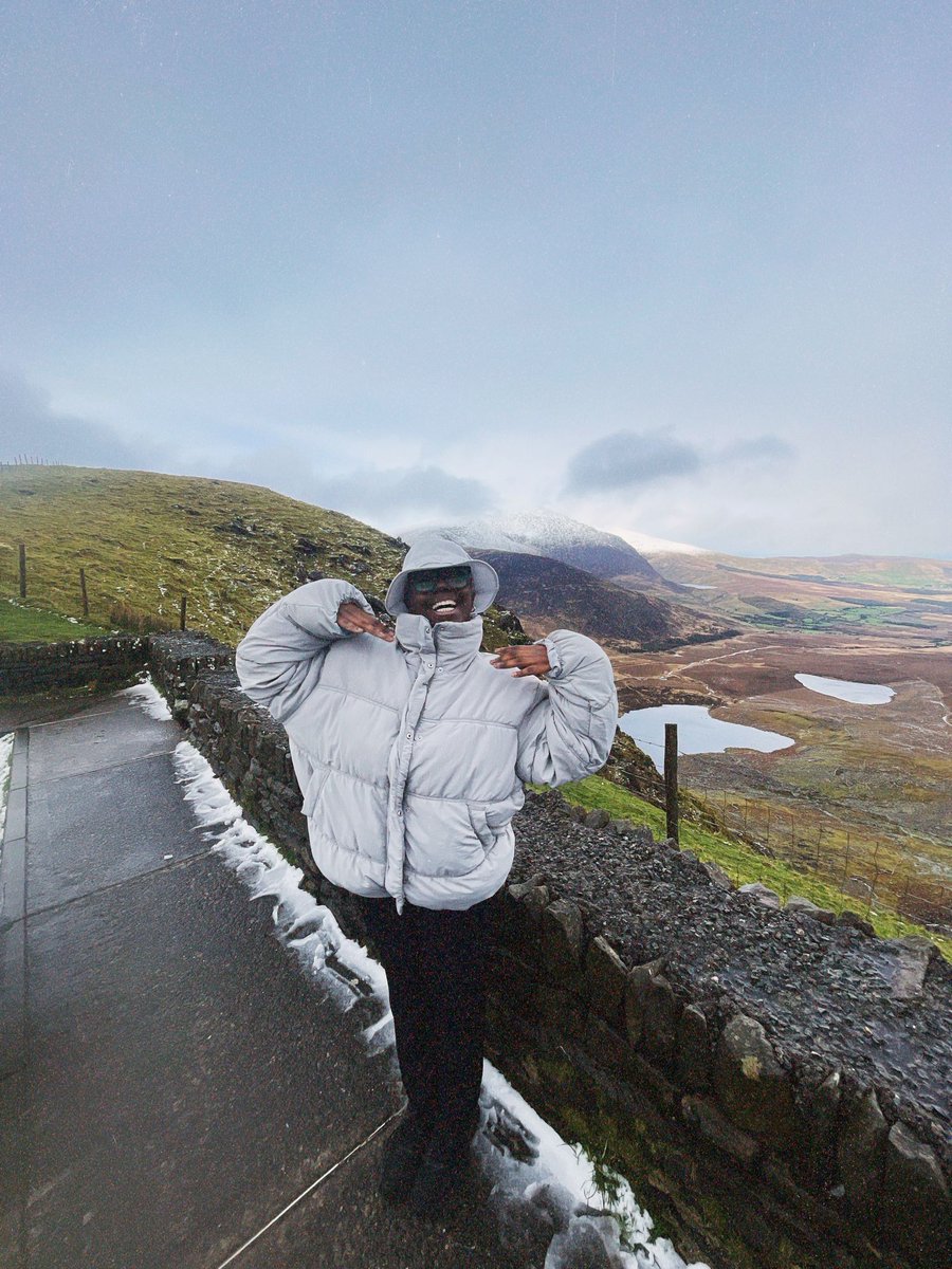 SpectraFndn's tweet photo. 🌟 Os presentamos a Jenny, trabajando en Dingle 🇮🇪☘️ gracias a nuestro programa de hoteles en Irlanda 🏨☘️. ¡Disfrutando su tiempo libre y nueva aventura laboral! 📷😊 ¡Éxito en esta etapa! ✨ #bringingpeople #dingle #workdingle https://t.co/FlQfmR4bDe