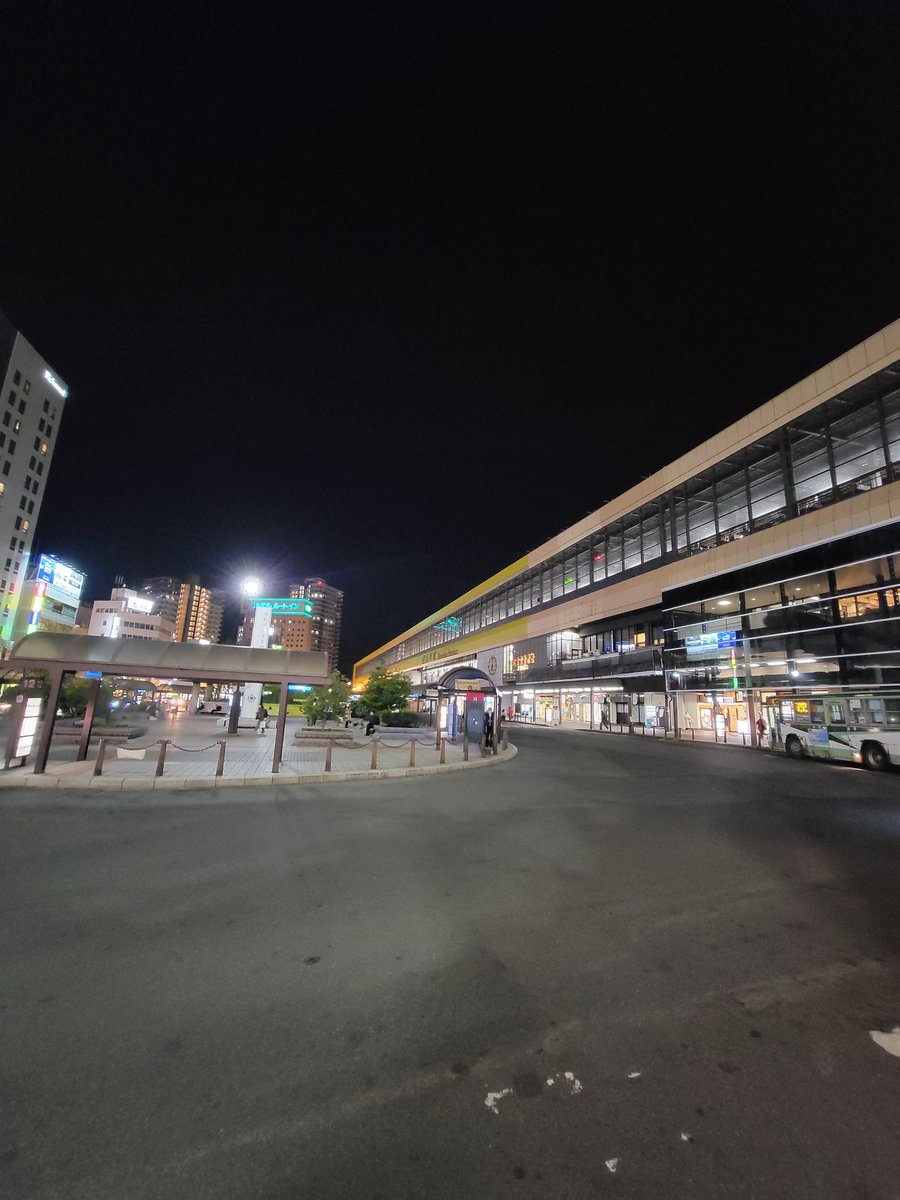 JR盛岡駅 週の真ん中水曜日 ここらで少しひと休みですね お疲れさまでした😌💓 2024.4.10 #盛岡駅　#夜景　#これから帰宅