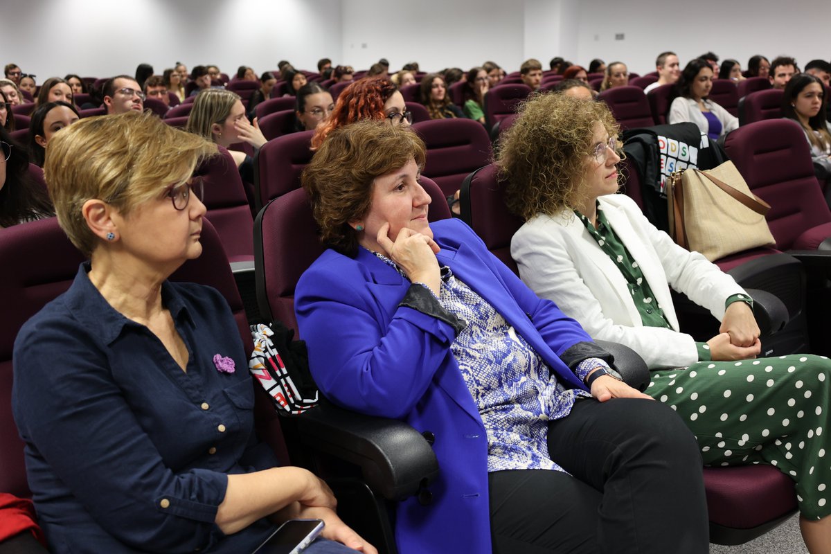 MESA REDONDA | 🟰 #ODS10 'Reducción de las desigualdades' en la @UMU.

✅ Procesos de inclusión social desde la #PsicologíaComunitaria.

➡️Organiza: @FacultadPsiLog. 

📍Edificio Pléyades. 

ℹ️Programa hasta el 30 de abril en odsesiones.um.es