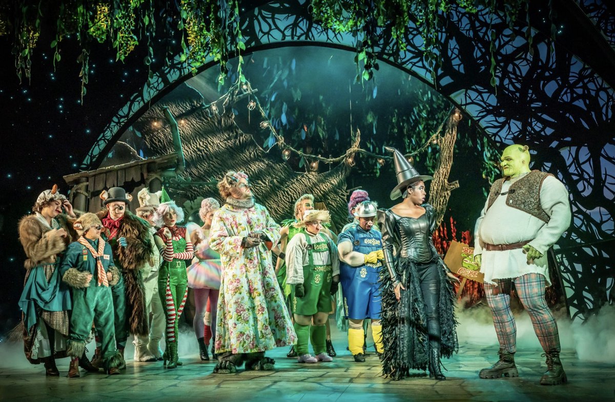 ⭐️⭐️⭐️⭐️ 'a night in a swamp with a grumpy green ogre has never been so much fun' Shrek The Musical shows at @thealexbham until Sunday 14 April. Read our full review here 👉 tinyurl.com/yv5sstn3