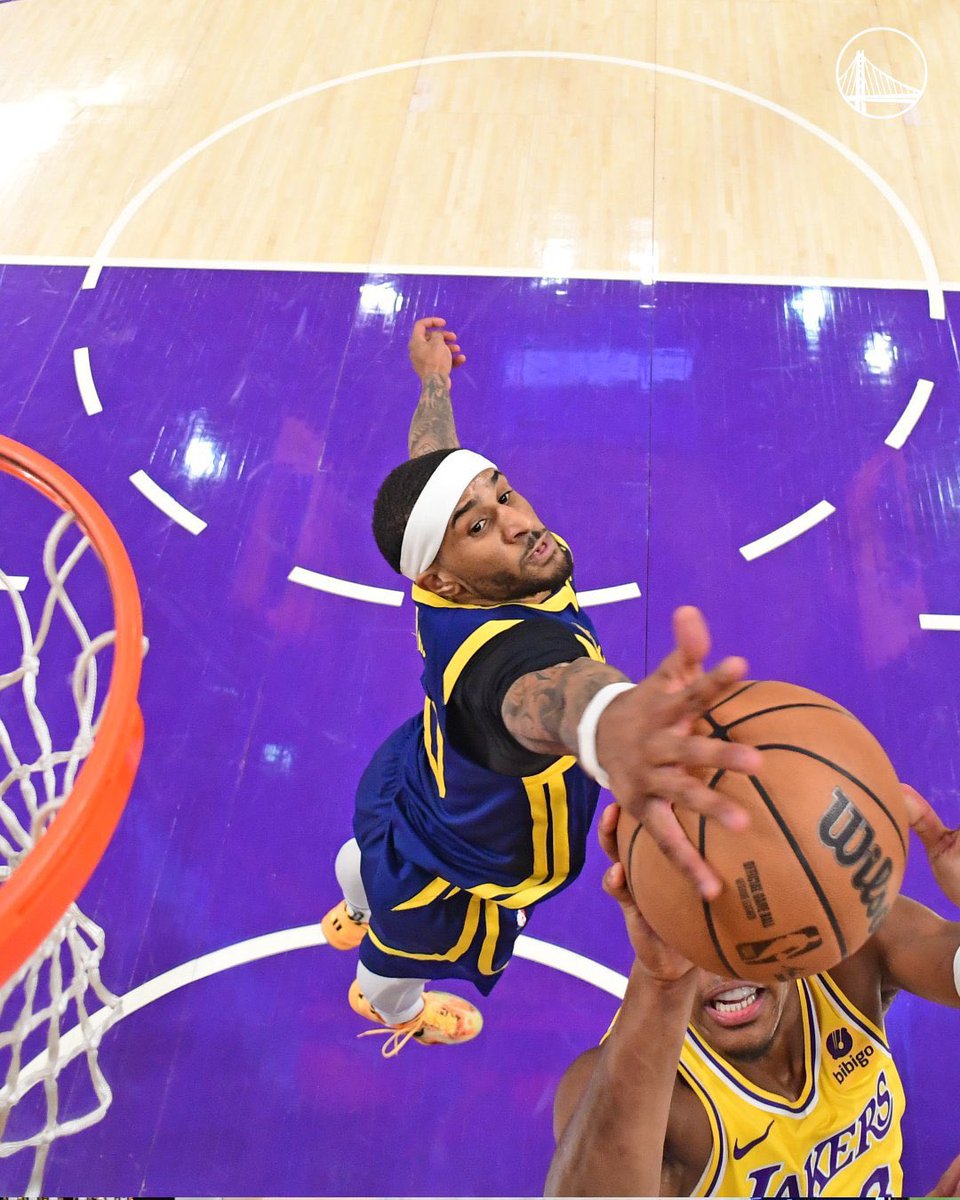 вяуαηт tweet media