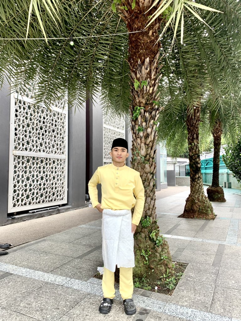 leeZuljae's tweet photo. Eid mubarak 2024 ✨💛 https://t.co/zcms2Qwejh