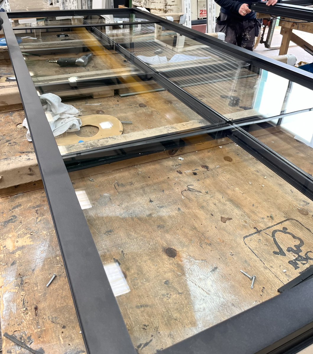 @nufitwindows Elland tweet media