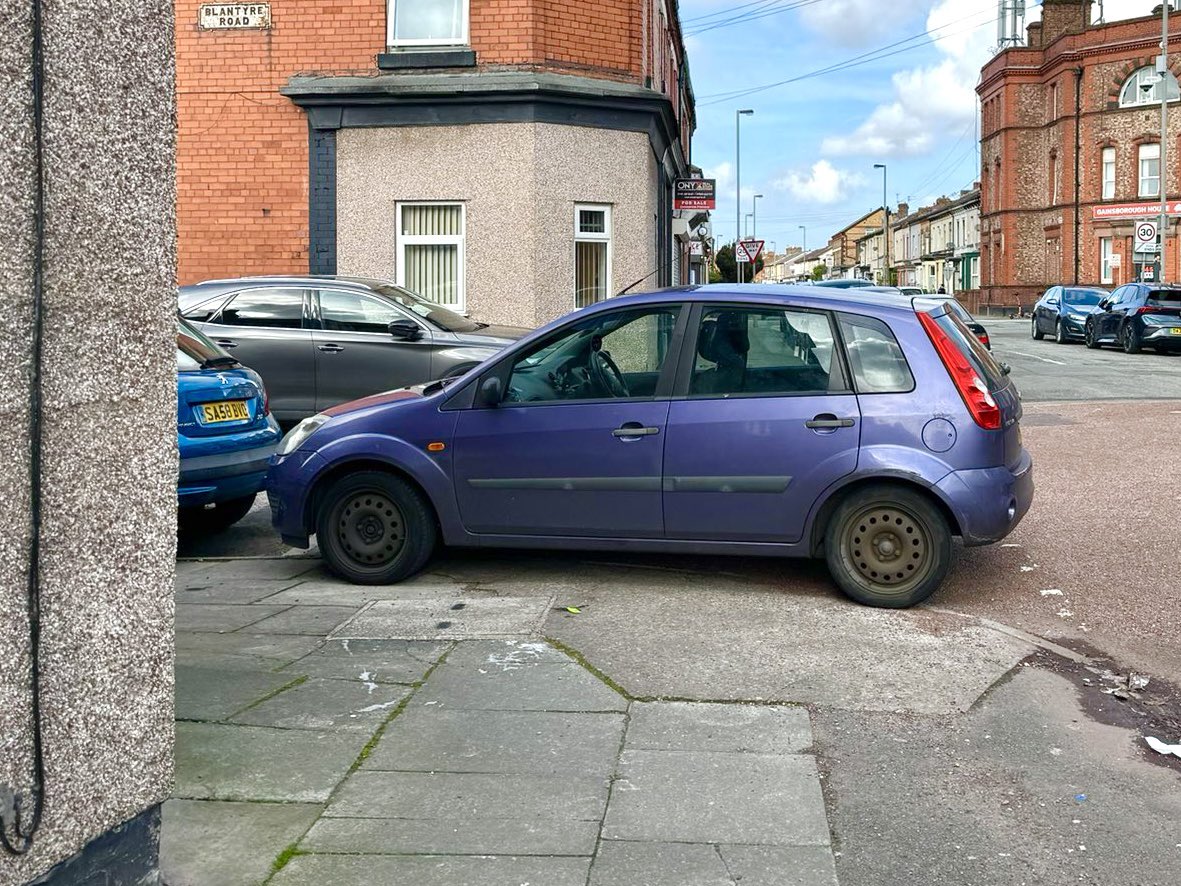 Parking dangerously is the new norm in Liverpool Lawrence Road 10Apr24