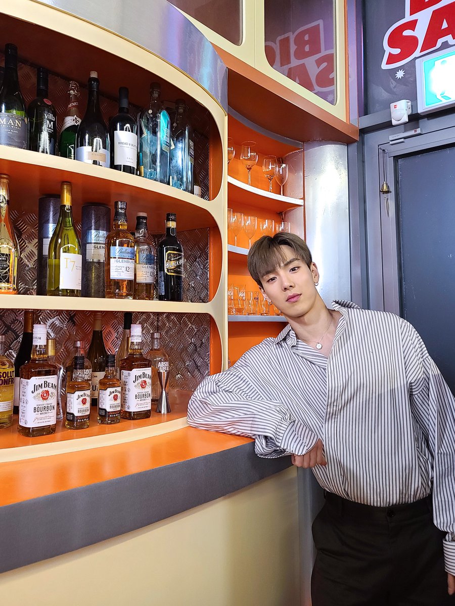 OfficialMONSTAX's tweet photo. 📸
240410 #몬스타엑스 #셔누
#슈퍼마켙소라 완료

셔누의 슈퍼마켙 소라 방문🧃🍭
거부할 수 없는 매력의 소유자 셔나톨과
그레이트 코멧에서 함께 해요!🎻❤
라스드바트리!🙌

#SHOWNU
#MONSTA_X #MONSTAX 
#그레이트코멧 #GREATCOMET https://t.co/K5JlOio7AH