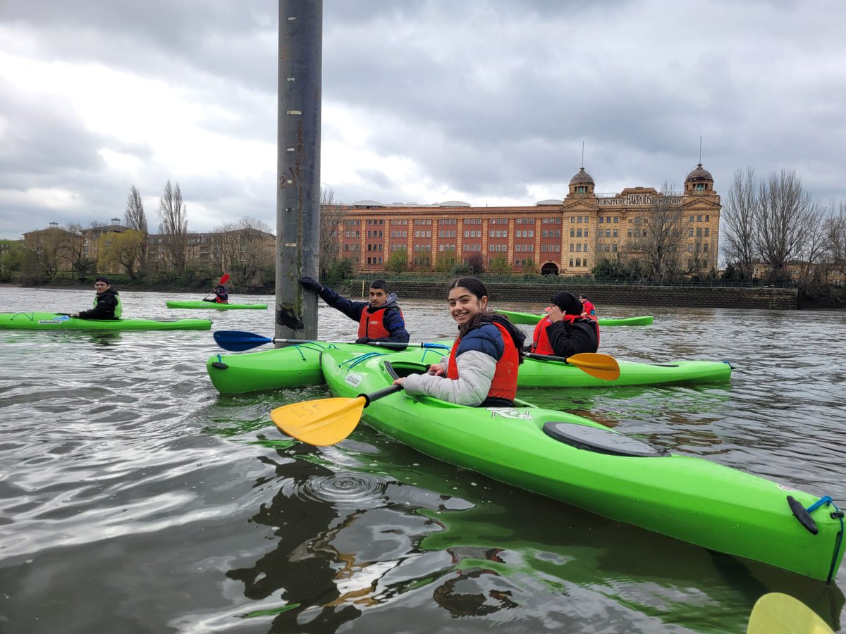 Kayaking at Fulham Reach every Thursday, kids 5pm, adults 630pm, book on line londonsportstrust.org/blades-fulham See you on the river! @active360 @FulhamReachBC @LBHF @HamUnited @HammersmithAcad @FulhamFC @Fulhamsw6com @LyricHammer @hammersmithandy @LatymerUpper