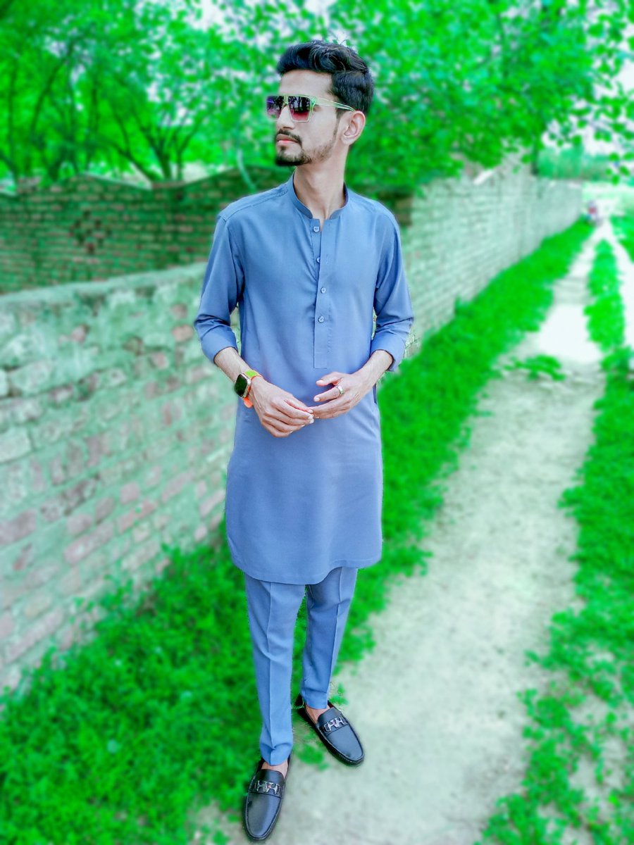 IamHaroonHashmi's tweet photo. Eid Mubarak Everyone! ❤
Eid vibes mean good food, great company, and hearts filled with gratitude. Here’s to sharing smiles and making memories that last a lifetime. 💖🙂 https://t.co/BA5xooPBku
