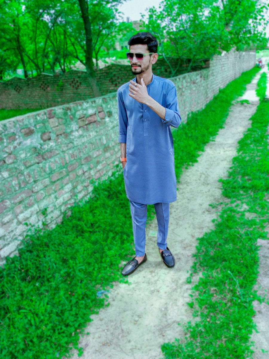 IamHaroonHashmi's tweet photo. Eid Mubarak Everyone! ❤
Eid vibes mean good food, great company, and hearts filled with gratitude. Here’s to sharing smiles and making memories that last a lifetime. 💖🙂 https://t.co/BA5xooPBku