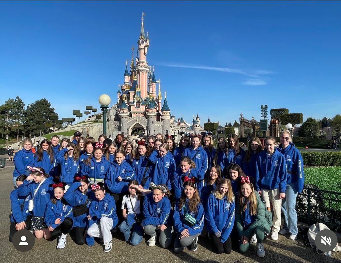 Our netball teams are using their day off wisely… DISNEY LAND! ✨

Have the best day all 🤩