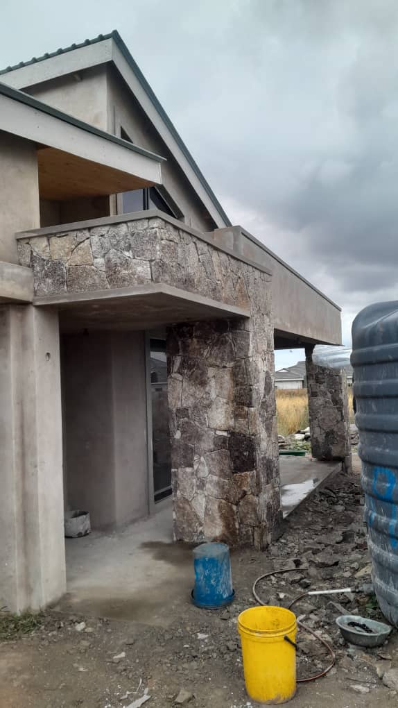 Anesu_EmmanueI's tweet photo. Location -Mabvazuva Estate
3D Visual vs Reality
I Helped a young couple to achieve what they had in mind on their small plot in madokero estate. They took their time working on the exterior now they are focusing on the interiors.
#buildinginzimbabwe #propertyzimbabwe #3DS https://t.co/xJQ98tI45x