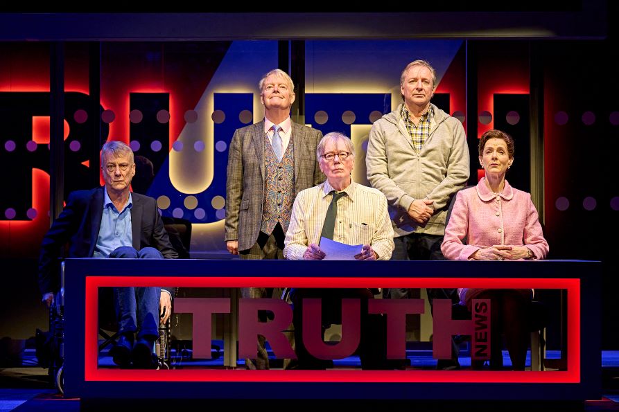 THEATRE: A TV classic, brilliantly converted - Drop The Dead Donkey: The Reawakening at @GrandTheatreLS1 reviewed: on-magazine.co.uk/arts/yorkshire…