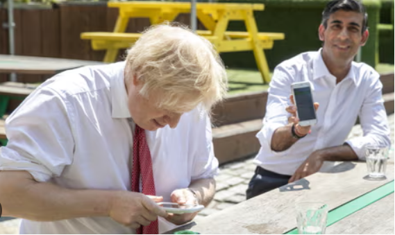 haveigotnews's tweet photo. A new study has shown that the best way to cope with feeling angry is to write everything down then throw it away. Apparently it works particularly well with WhatsApps https://t.co/MwWEQY1LoT
