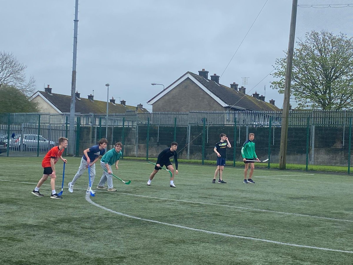 Well done to our TY team who won their soccer and are currently winning in their hockey in today’s Battle of the Shannon @TUS_ie