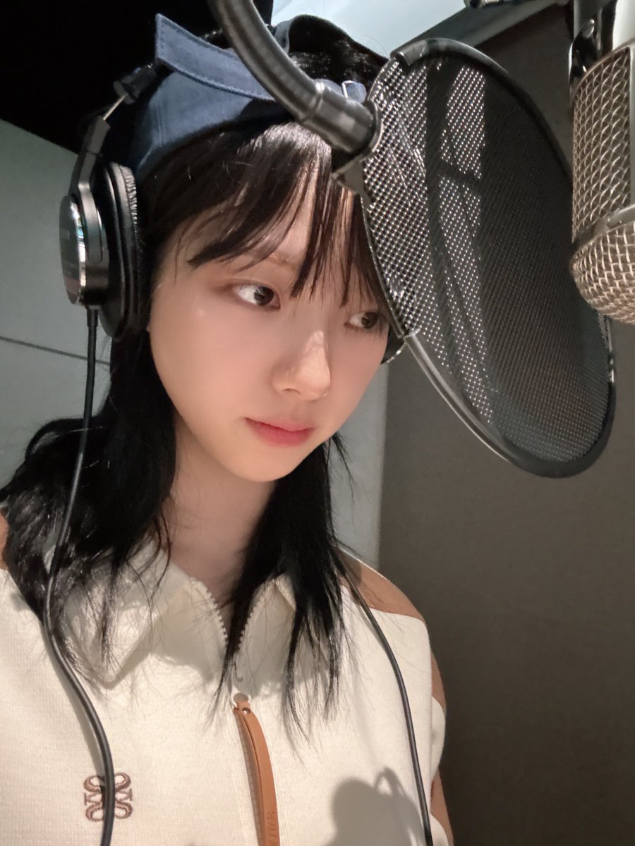 winrina_bbl's tweet photo. 💙💭 240410
[6:56pm KST]

“I’m focusing. Doing it.” https://t.co/NYfOhiiKCu