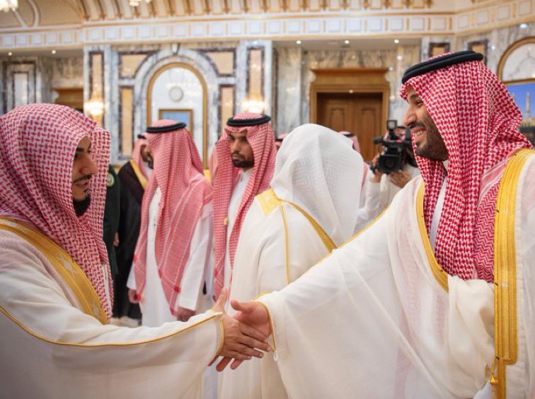 العيد عيد المسلمين ولا سيدي شوفتة كل يوم عيد ❤️ 🇸🇦 

#ولي_العهد_يستقبل_المهنئين