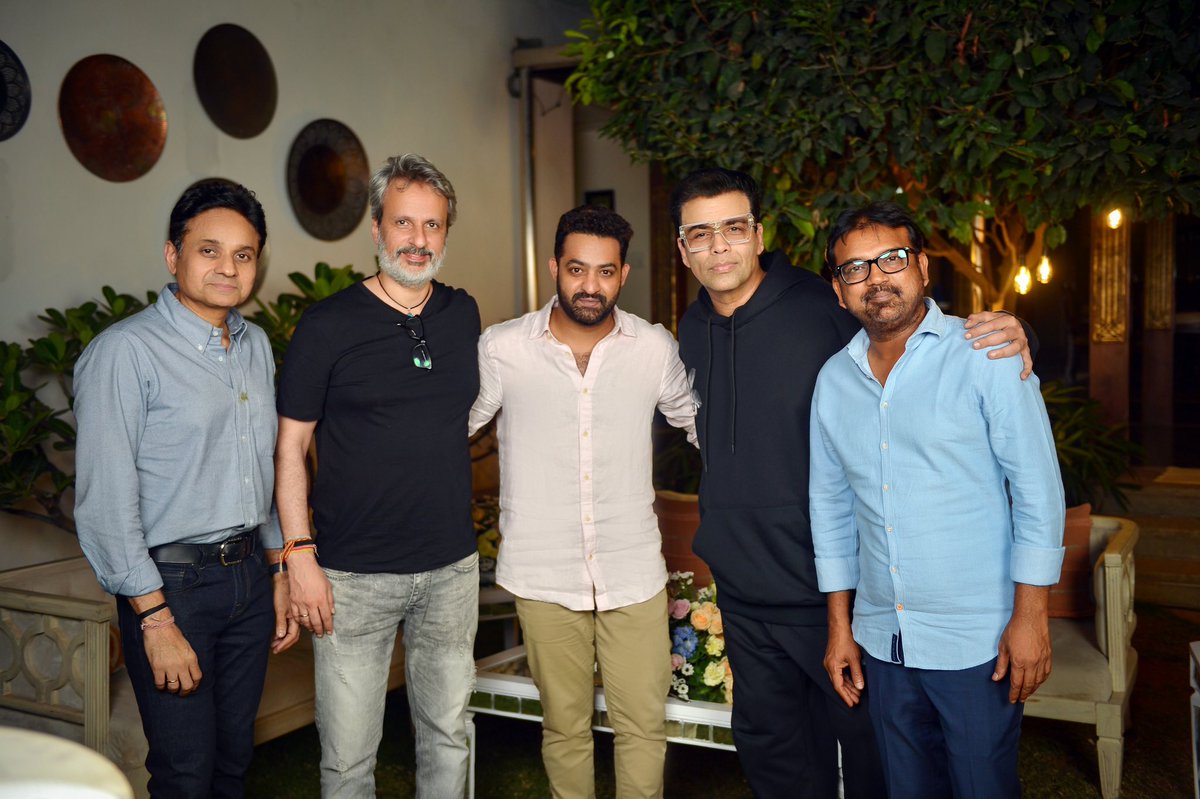 JR NTR - KARAN JOHAR - AA FILMS JOIN HANDS FOR 'DEVARA'… #KaranJohar and #AAFilms have partnered for #NorthIndia theatrical distribution rights of #Devara Part 1, #JrNTR next release after the #Blockbuster #RRR.

#Devara Part 1 stars #NTRJr, #SaifAliKhan #JanhviKapoor… 
#NTR30