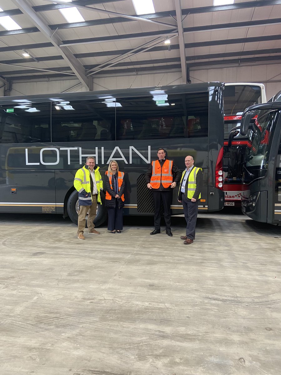 Great to meet ⁦@on_lothianbuses⁩ CEO Sarah Boyd and Ops Director Willie Hamilton today. Joint skills initiatives to be worked together n to bring new entrants into the coach sector #nationalcoachweek