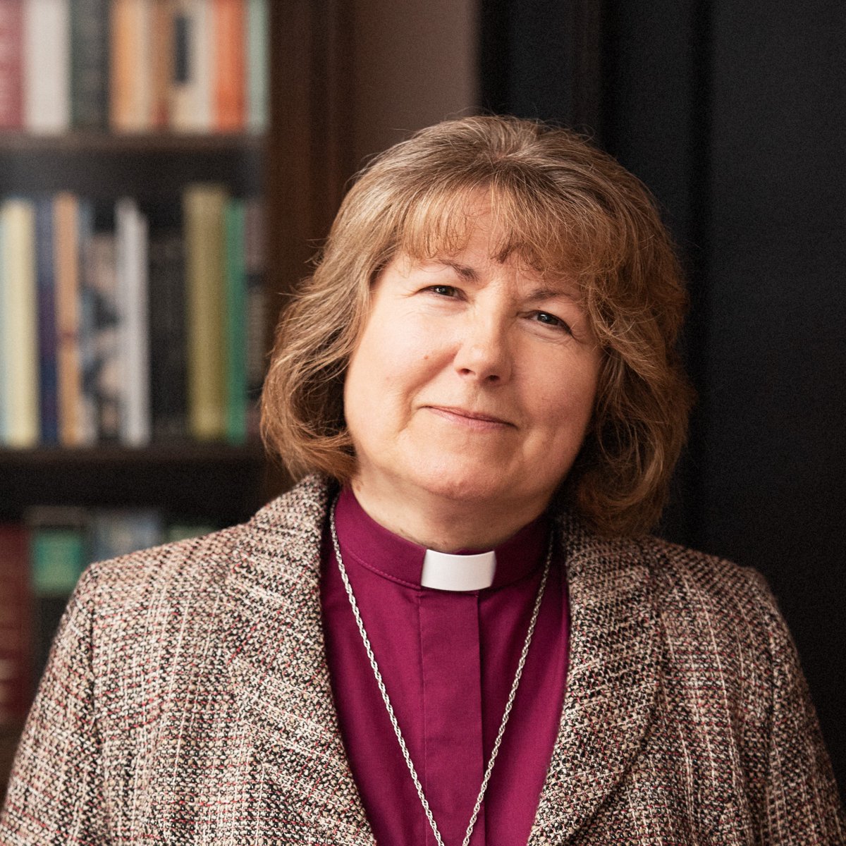 📚 @QueensFoundation announces their new Principal, our very own Bishop Anne! Bishop Michael says, “Bishop Anne serves the CofEB with love, joy, energy, and distinction, and I give thanks for the breadth and depth of her ministry....' Full article here, bit.ly/4cKB09L