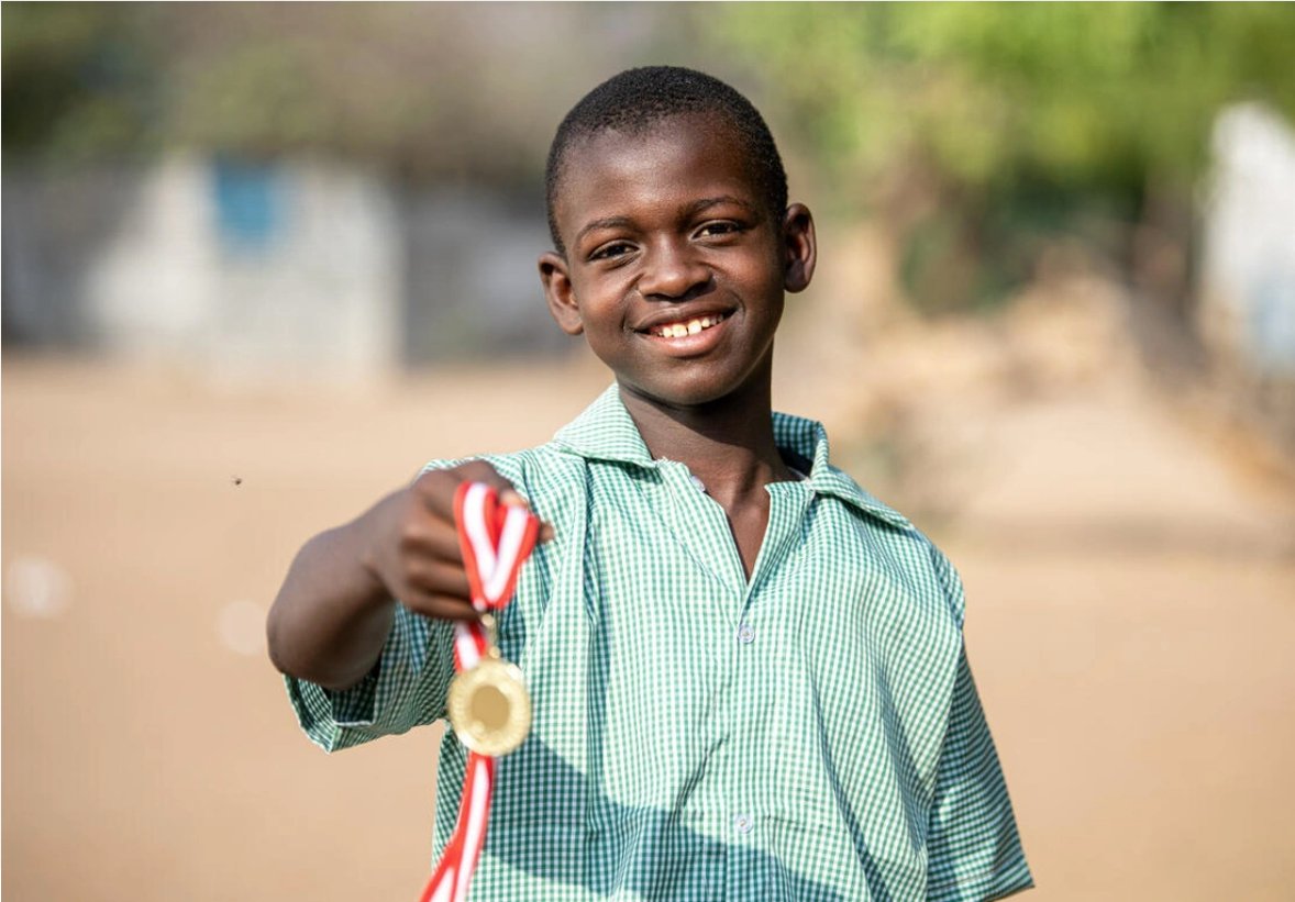 💭 Chaque enfant réfugié nourrit un rêve. Ils ont juste besoin d'une opportunité pour le réaliser. Abdirahman rêve de devenir footballeur professionnel et de prendre soin de sa famille. ⚽ Découvrez son histoire : bit.ly/49wn9Rw