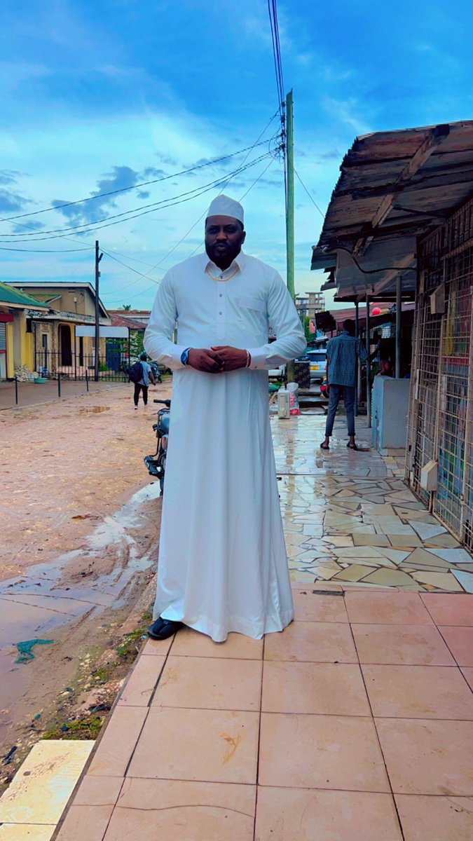 As-salamu alaykum 🤲🏼 de la part de Mukubwa @wembi_steve qui souhaite Aïd-ul-Fitr à tous ceux qui célèbre la fin du Ramadan