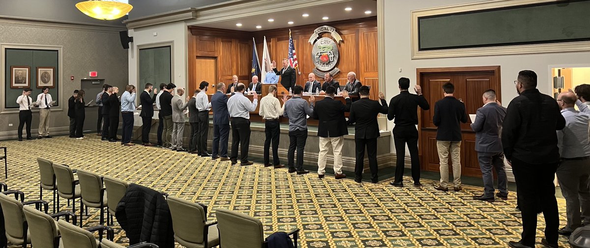 Local 17 Chicago first-year apprentices attended the April union meeting and officially took their oath to become Local 17 members. Congratulations, Brothers and Sisters!