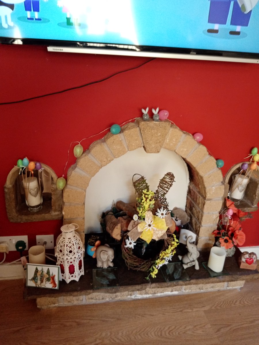 Our Lancashire-based clients decorated their house with some adorable chicks for Easter - the group even had a delicious turkey dinner to celebrate! 🐤